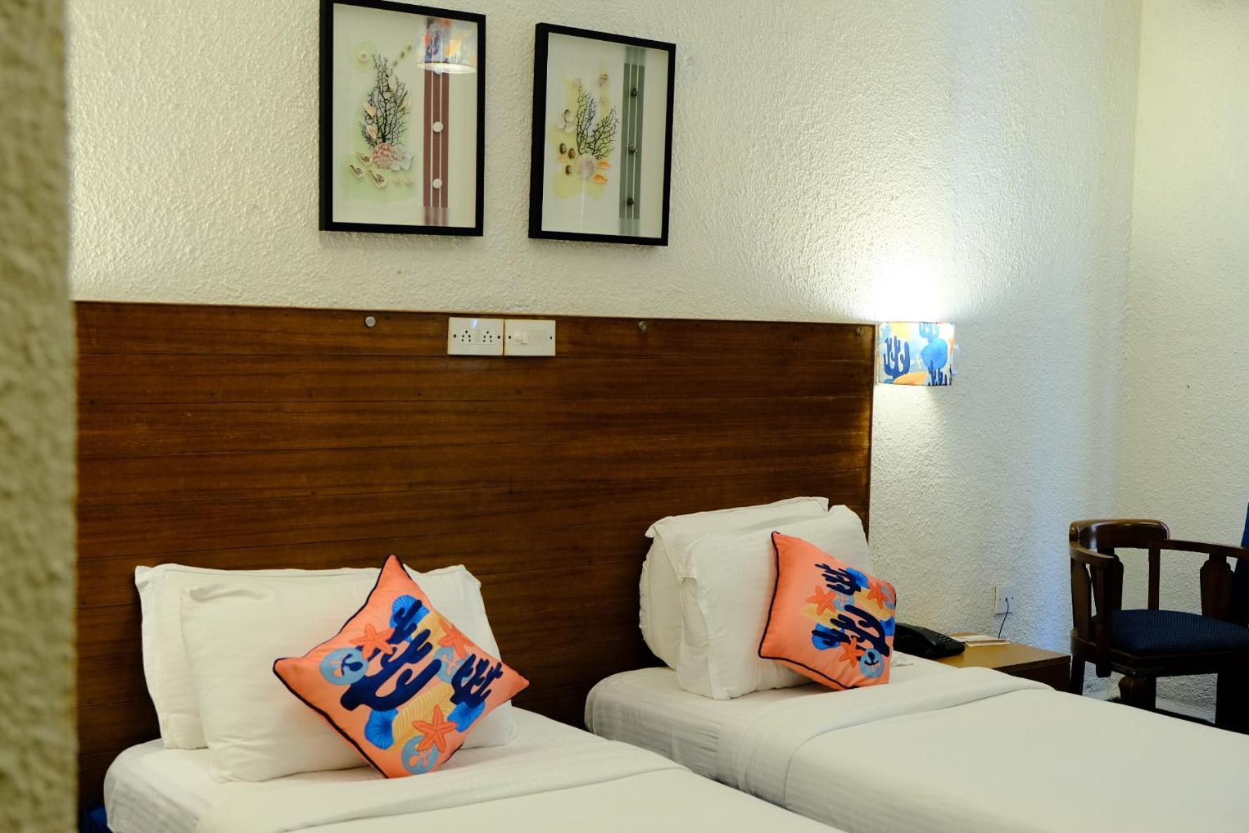 Bambolim Beach Resort Exterior photo